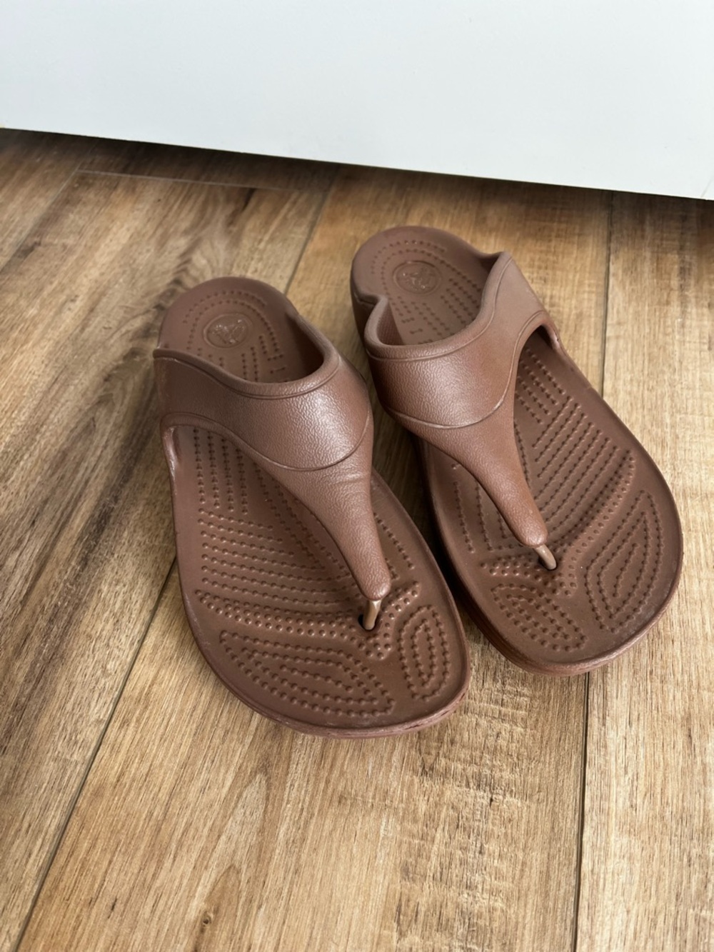 Croc Sloane Platform Sandal - Picture 2 of 4